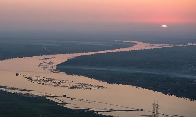 عبد العاطي: الأمن المائي قضية وجودية لمصر ونرفض أية إجراءات أحادية على نهر النيل