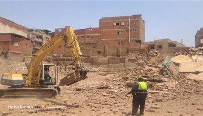 نقل 3 أسر إلى سكن بديل بعد انهيار منزلين في أبو صير بسمنود
