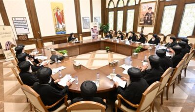 اللجنة الدائمة بالمجمع المقدس تعقد اجتماعها برئاسة البابا تواضروس الثاني بالمقر البابوي بالقاهرة