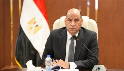 بُشرى سارّة.. وزير العمل يعلن بدء صرف منحتين “دورية واستثنائية” للعمالة غير المنتظمة