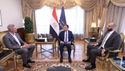 الاتصالات تبحث مع أمازون خطة توسيع استثماراتها في مصر