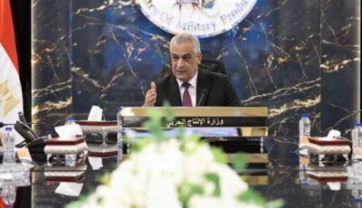 وزير الإنتاج الحربي يشدد على الالتزام بالجدول الزمني للمشروعات الجارية