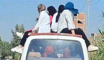 القبض على سائق سمح للركاب بالجلوس أعلى سيارة بالبحيرة
