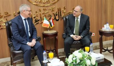 رئيس هيئة الدواء يستقبل سفير أيرلندا بالقاهرة لبحث تعزيز التعاون والاستثمار الدوائي المشترك