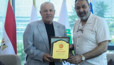 هاني أبو ريدة يبحث مع مجدي عبد الغني تطوير منظومة كرة القدم المصرية