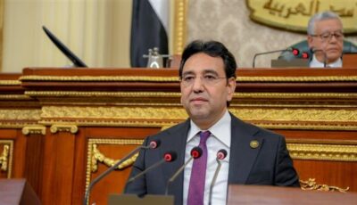 النائب أيمن محسب يتقدم باقتراح لتنظيم نشاط البلوجرز وصناع المحتوى الرقمي