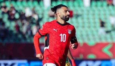 مصر وروسيا الليلة.. شوبير أساسي وصلاح خارج اللقاء