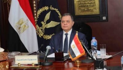 وزير الداخلية يهنئ قيادات القوات المسلحة ويؤكد وحدة صف الأمن الوطني