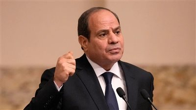 تكامل وتجارة حرة لمواجهة التحديات .. الرئيس السيسي يرسخ ريادة مصر في قمة فرنسا