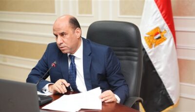 وزير العمل يعلن الانتهاء من فحص أوراق 4 لجان نقابية