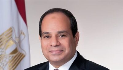 الرئيس السيسي يصل إلى مطار عنتيبي في مستهل زيارته الرسمية لأوغندا