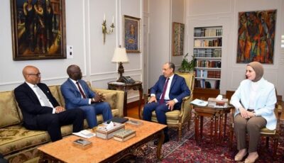 وزير الخارجية يبحث مع قيادات البنك الدولي ومؤسسة التمويل تعزيز الاستثمار بمصر