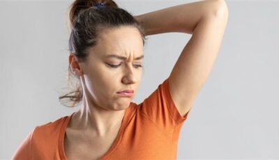 منها الليمون والقرفة..5 مشروبات طبيعية تقلل رائحة العرق الكريهة في الصيف