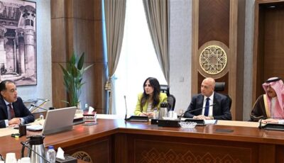 رئيس الوزراء يلتقي مسئولي شركة “أكوا باور” لمناقشة أطر التعاون في تنفيذ مشروعات تحلية مياه البحر