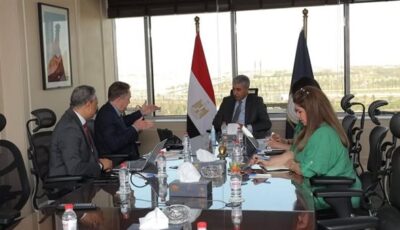 وزير السياحة يبحث مع شركة عالمية فرص الاستثمار في السياحة النيلية والبحرية بمصر