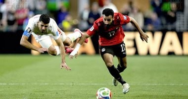مصر ضد أستراليا.. حسام حسن يستقر على بديل مهند لاشين في وسط الملعب