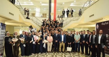 رئيس جامعة بنى سويف الأهلية يشهد مناقشة مشروعات تخرج برنامج التمريض