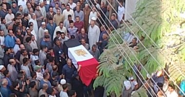 جنازة مهيبة لشهيد الواجب بحريق منشأة ناصر بمسقط رأسه فى المنوفية