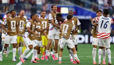 الولايات المتحدة الأمريكية تسجل هدف التعادل أمام منتخب تركيا لتصبح النتيجة (2-2)