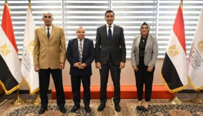 وزير الشباب يلتقي مجلس إدارة نادي دكرنس للاطلاع على مستجدات المشروعات الإنشائية بالنادي