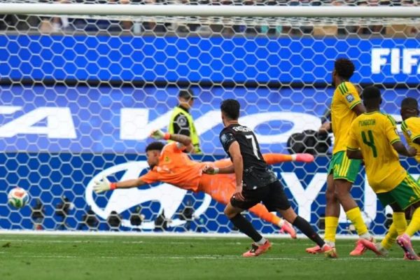 كندا تحجز أول مقاعد ثمن نهائي كأس العالم