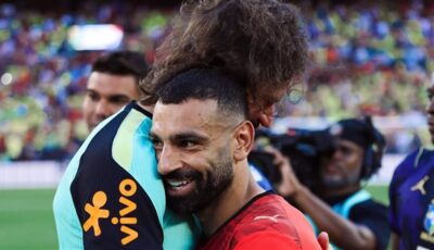 أحضان محمد صلاح وأليسون وشوبير تخطف الأضواء بعد ودية مصر والبرازيل
