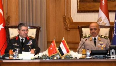الفريق أحمد خليفة رئيس أركان حرب القوات المسلحة يلتقى رئيس هيئة الأركان العامة للقوات المسلحة التركية