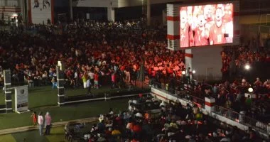 آلاف جماهير الزمالك يحيون تأهل منتخب مصر التاريخي لدور الـ16 في كأس العالم
