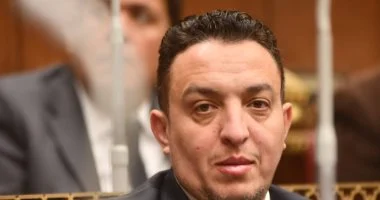 عضو اتحاد الكرة يبكي بسبب تصرفات المصريين في أمريكا على الهواء مباشرة