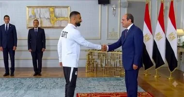 محمد صلاح يشيد بدعم السيسي ويؤكد السعي لتحقيق إنجازات أكبر للمنتخب