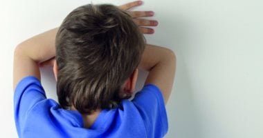 لا يجوز إدخال أى شخص إلزاميًا مستشفى الصحة النفسية إلا بعد موافقة طبيب