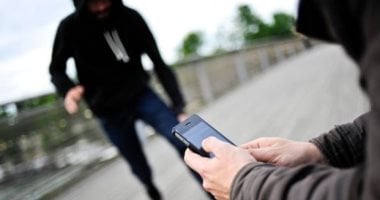 تفاصيل إحالة تاجر للمحاكمة بتهمة شراء الهواتف المحمولة من تشكيل عصابى
