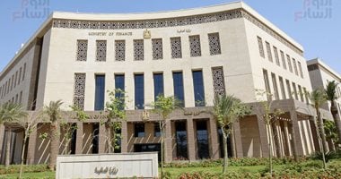 القانون يحدد لكل جهة إدارية تقديم مشروع موازنتها قبل 6 أشهر من السنة المالية