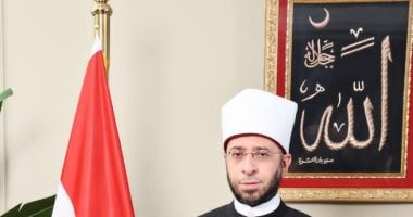 وزير الأوقاف يشيد بالدكتورة آمال إسماعيل لإحرازها الدكتوراة في سن 83