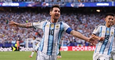 صدفة أم فأل حسن؟ ميسي لم يخسر أبدًا مع حكم نصف النهائي