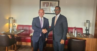 وزير الاستثمار والتجارة الخارجية يبحث مع نظيره الجيبوتي سبل تعزيز التعاون