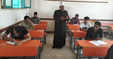 رئيس المنطقة الأزهرية يتابع امتحان اللغة الفرنسية والإنشاء بالإسماعيلية