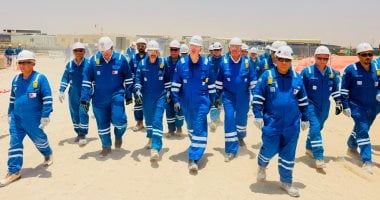 وزير البترول يتفقد موقع عمل بتروجت بإحدى مشروعات النفط فى الإمارات