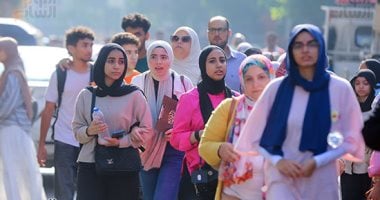 طلاب الثانوية العامة بالجيزة: امتحان الجغرافيا سهل ومعظم أسئلته من النماذج الاسترشادية