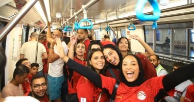 ​توافد جماهيرى كبير على محطة المستثمرين بمونوريل شرق النيل لدعم منتخب مصر