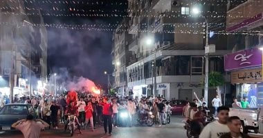 جماهير كفر الشيخ يطوفون الشوارع ويرفعون الأعلام احتفالا بصعود المنتخب.. صور
