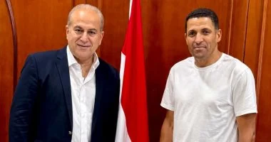 سفير مصر بالرباط يستقبل حسين عموتة قبل سفره إلى القاهرة