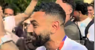 لاعبو منتخب مصر يستمرون في الاحتفال بالتأهل التاريخي بعد الفوز الكبير