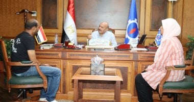 محافظ السويس يوجه بتوفير الدعم لأسرتين من ذوى الهمم وفحص استحقاقهما لـ”تكافل وكرامة”