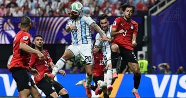 الحكم يلغى هدف زيكو فى شباك الأرجنتين بسبب خطأ على مروان عطية