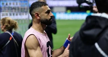 حزن عارم بين لاعبي منتخب مصر بعد الهزيمة القاتلة أمام الأرجنتين في اللحظات الأخيرة