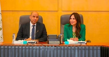 وزيرا الإسكان والعمل يبحثان تعزيز التعاون لتأهيل العمالة الفنية