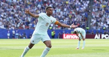 أسطورة هولندا يفتح النار بسبب مبابي: كيف يشكك أحد فى أفضل لاعب بالعالم؟