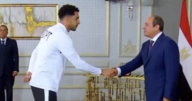 شوبير يوضح تفاصيل تكريم الرئيس السيسي لمصطفى في لحظة تاريخية بارزة