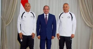 حسام حسن ينشر صورة تاريخية مع الرئيس السيسي وإبراهيم حسن خلال تكريم منتخب مصر